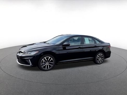 Used 2025 Volkswagen Jetta SE image 8