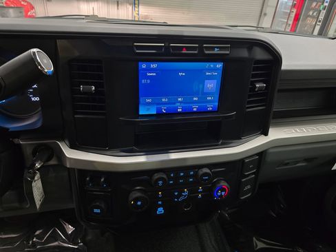 Used 2024 Ford F350 XL w/ XL Driver Assist Package RWD image 28