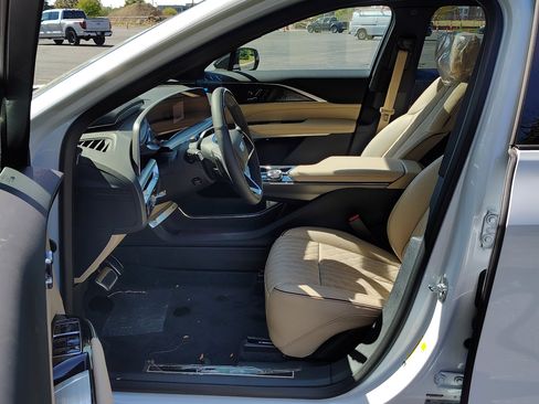 New 2026 Cadillac Lyriq Signature Luxury image 8