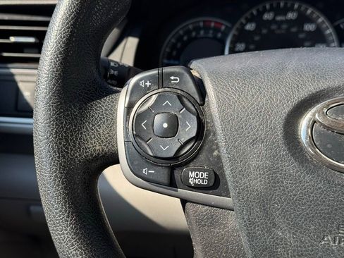 Used 2012 Toyota Camry LE image 33