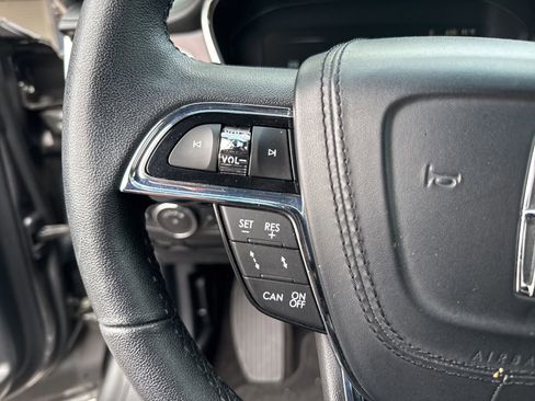 Used 2019 Lincoln Continental Premiere image 23