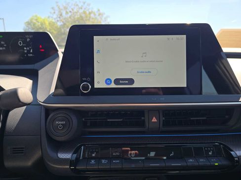 Used 2025 Toyota Prius XLE image 26