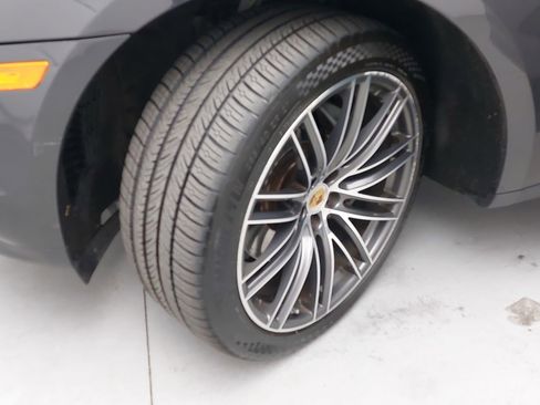 Certified 2021 Porsche Macan S image 34