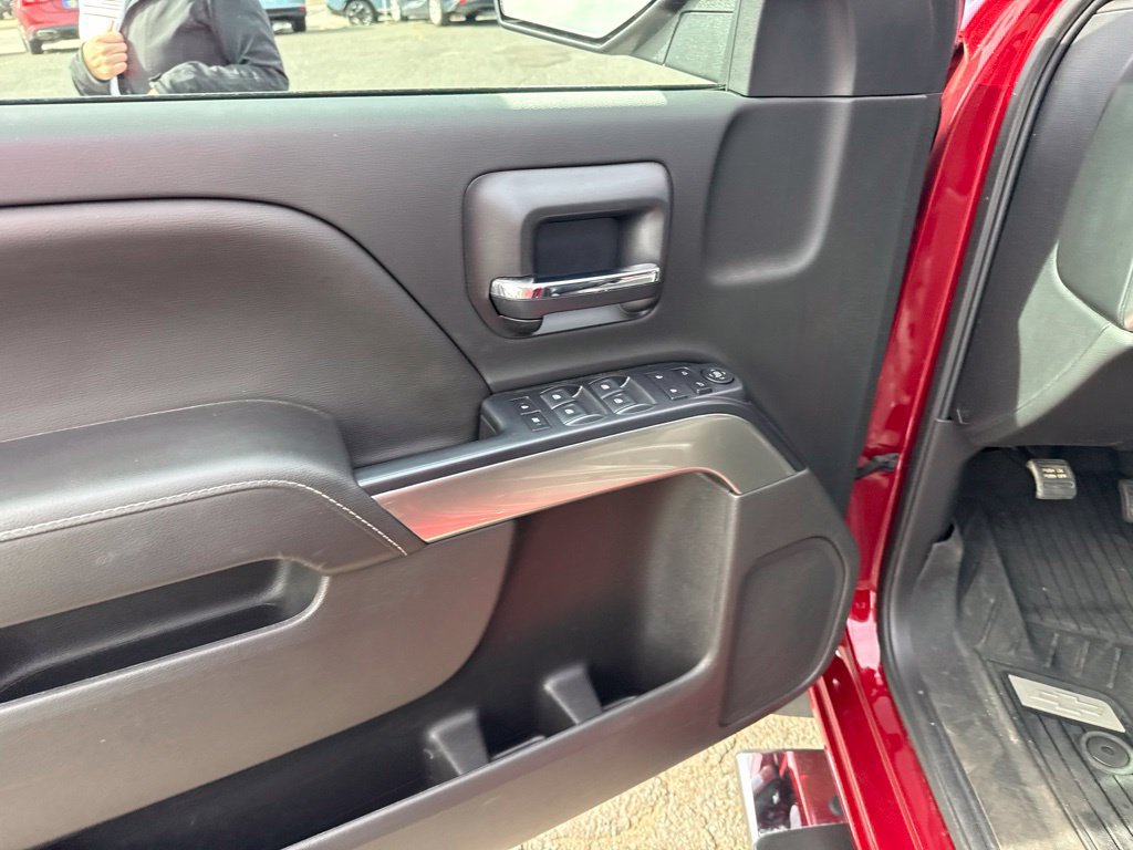Used 2018 Chevrolet Silverado 1500 LT w/ All Star Edition AWD/4WD image 27