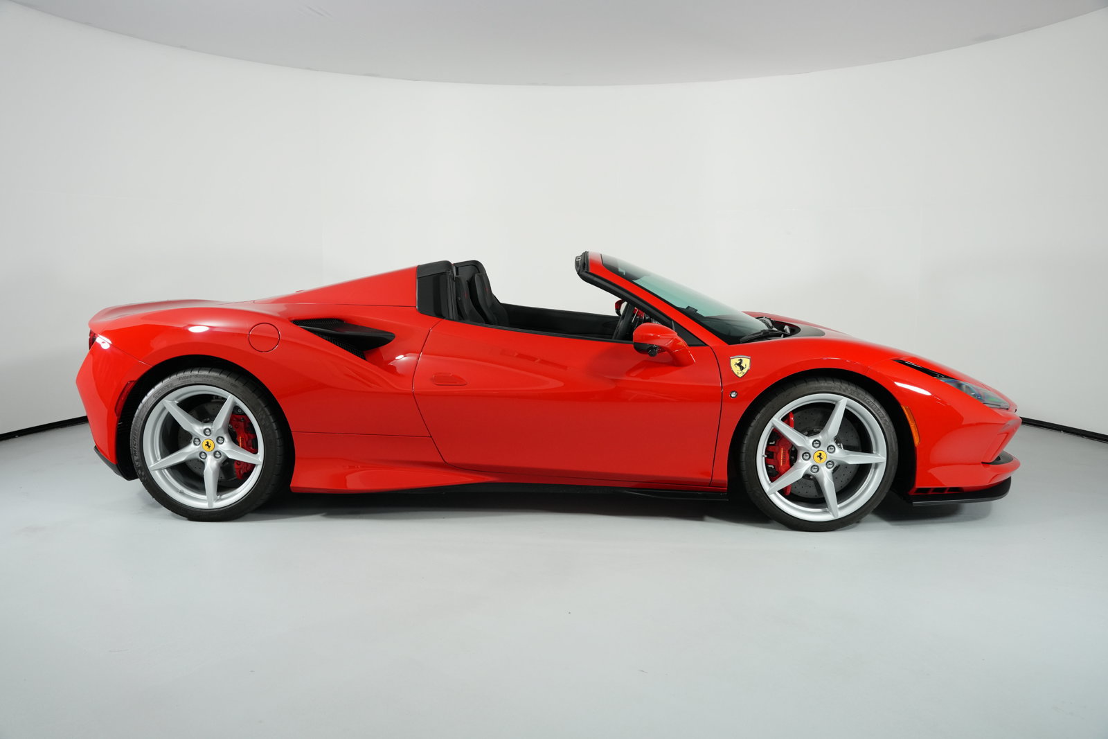 Used 2023 Ferrari F8 Tributo RWD image 26