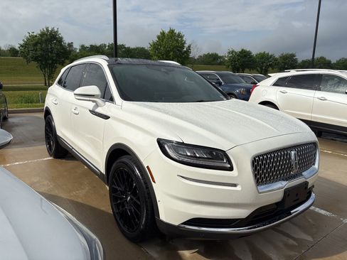 Used 2022 Lincoln Nautilus Reserve w/ Equipment Group 201A image 3