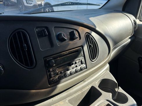 Used 2003 Ford E-350 and Econoline 350 Extended Super Duty image 3