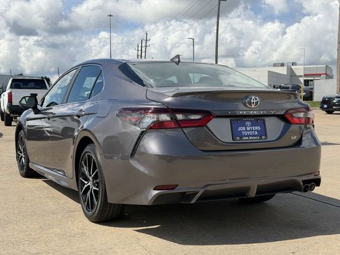 Used 2024 Toyota Camry SE FWD image 7
