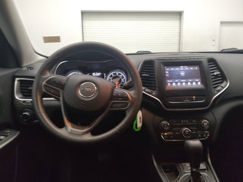 Used 2021 Jeep Cherokee Latitude FWD image 22