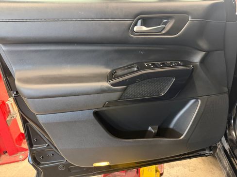 Used 2022 Nissan Pathfinder S FWD image 26