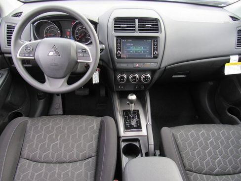 Used 2025 Mitsubishi Outlander Sport ES image 10
