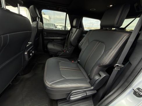 Used 2023 Ford Expedition Platinum image 28