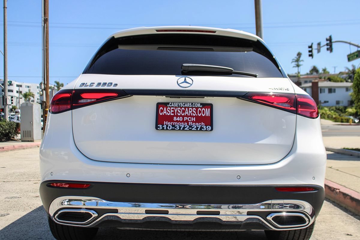 Used 2025 Mercedes-Benz GLC 350e 4MATIC image 5