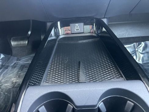 Used 2025 Ford Mustang Mach-E Premium image 34