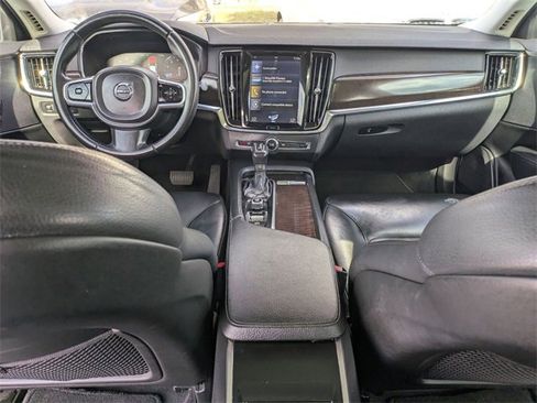 Used 2018 Volvo S90 T5 Momentum w/ Convenience Package image 23