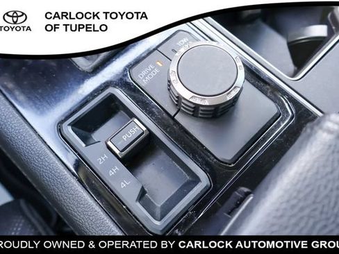 Used 2024 Toyota Tundra Limited AWD/4WD image 19