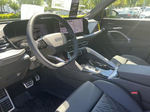 Used 2026 Audi SQ5 Premium Plus AWD/4WD image 16