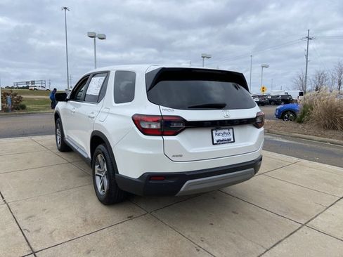 Used 2025 Honda Pilot EX-L image 8