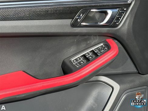 Used 2021 Porsche Macan S image 14
