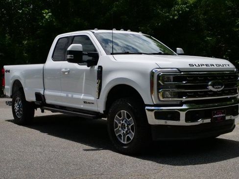 Used 2023 Ford F350 Lariat w/ Tow Technology Package AWD/4WD image 4