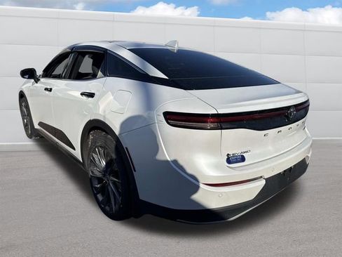 Used 2024 Toyota Crown Limited w/ Advanced Technology Package image 3