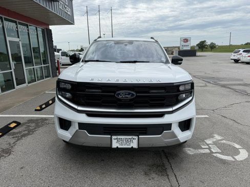 Used 2025 Ford Expedition Max Platinum AWD/4WD image 11