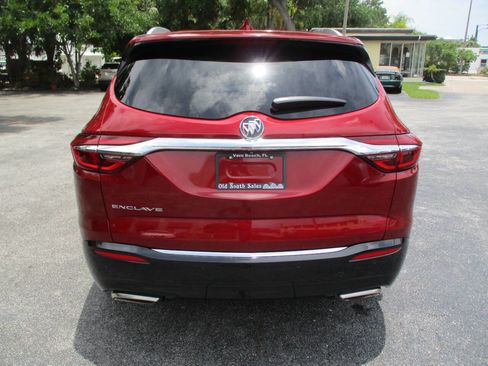 Used 2020 Buick Enclave Essence w/ LPO, Luxury Package FWD image 8