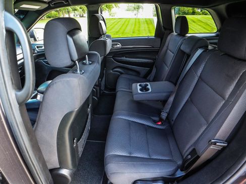 Used 2019 Jeep Grand Cherokee Laredo w/ Security & Convenience Group RWD image 34