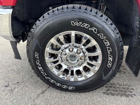 Used 2022 Ford F250 XLT w/ XLT Premium Package image 9