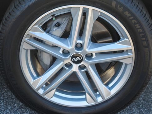 Used 2021 Audi Q5 e Premium w/ Convenience Package image 10