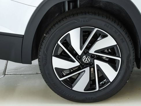 New 2026 Volkswagen Atlas SE image 52