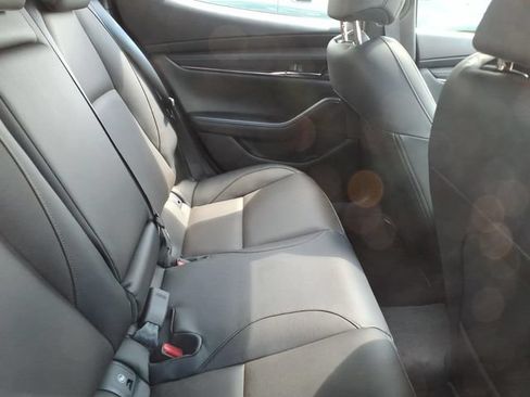Used 2026 MAZDA MAZDA3 2.5 S Hatchback w/ Premium Pkg FWD image 8