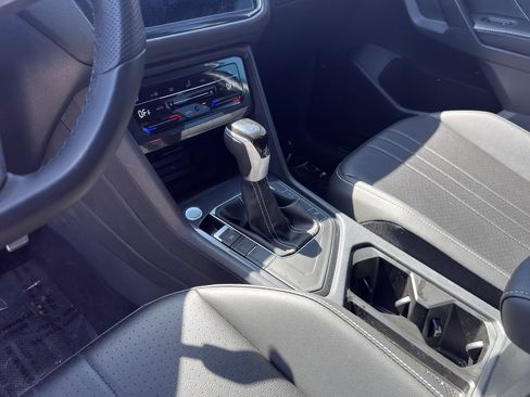 Used 2024 Volkswagen Tiguan SE R-Line image 14