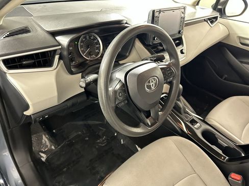 Used 2022 Toyota Corolla LE image 11
