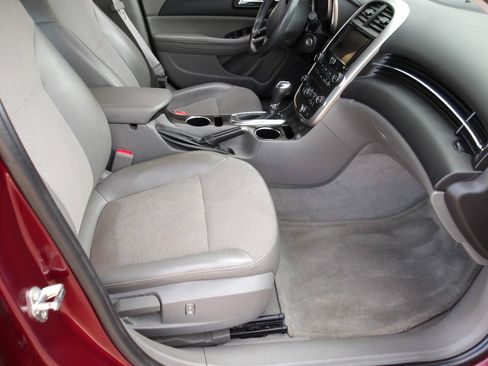 Used 2015 Chevrolet Malibu LT FWD image 30
