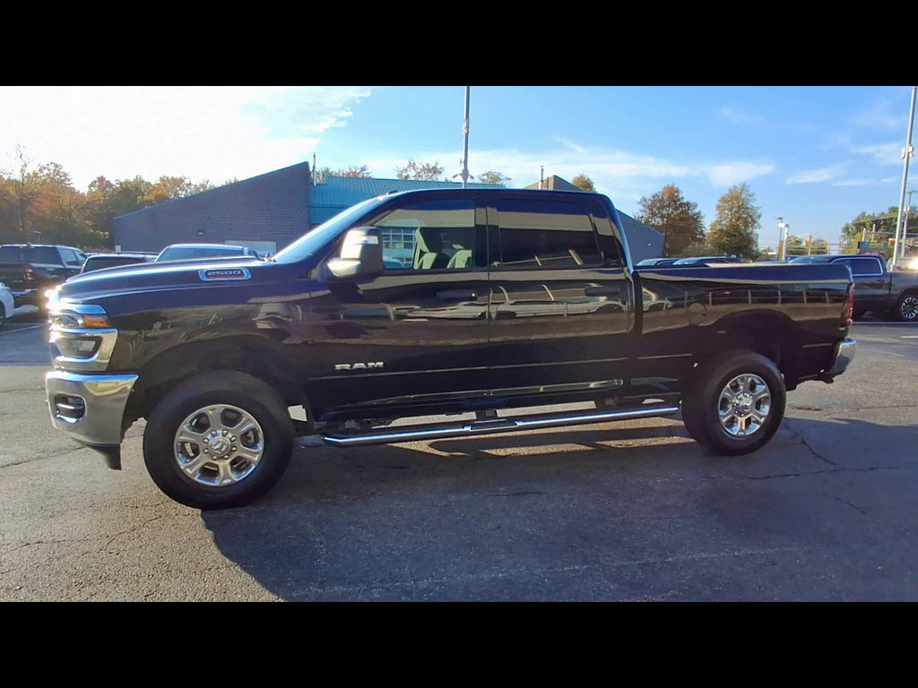 Used 2026 RAM 2500 Big Horn AWD/4WD image 4