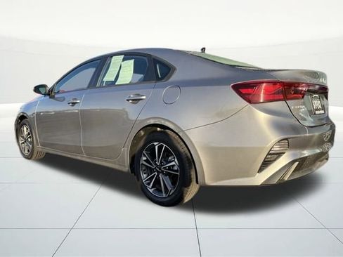 Used 2023 Kia Forte LXS image 3