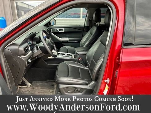 Used 2024 Ford Explorer XLT w/ Equipment Group 202A AWD/4WD image 16