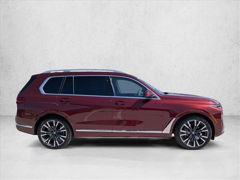 Used 2025 BMW X7 xDrive40i w/ Climate Comfort Package AWD/4WD image 4