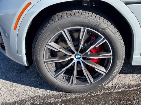 New 2026 BMW X6 xDrive40i image 7