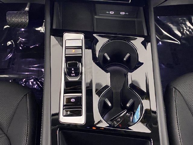 Used 2024 Volkswagen Atlas SE w/ Black Wheel Package AWD/4WD image 19
