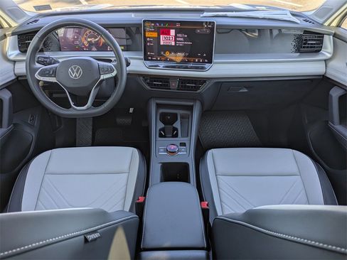 New 2025 Volkswagen Tiguan SE image 15