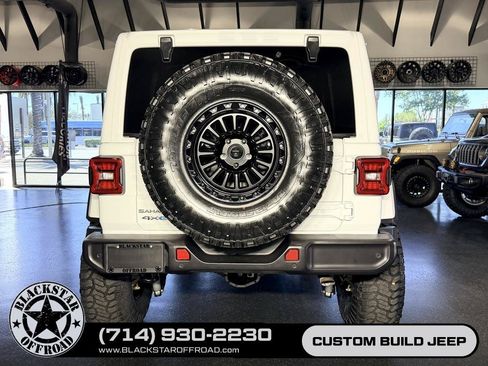 Used 2025 Jeep Wrangler Unlimited Sahara w/ Safety Group AWD/4WD image 17