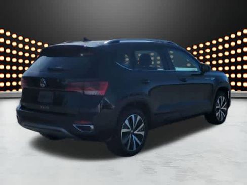 Used 2024 Volkswagen Taos SE image 8