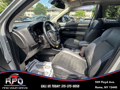 Used 2020 Mitsubishi Outlander SE AWD/4WD image 22