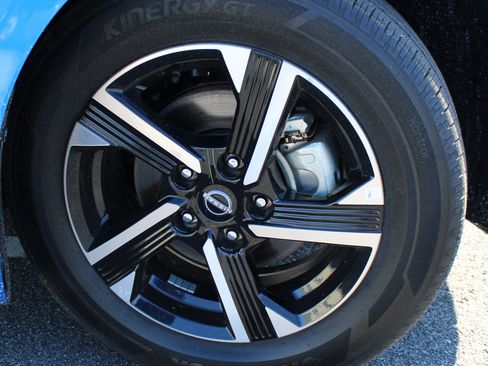 Used 2025 Nissan Sentra SV image 19