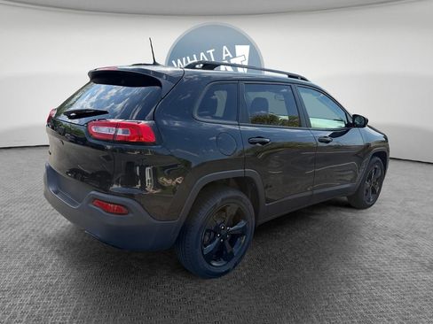 Used 2017 Jeep Cherokee High Altitude AWD/4WD image 3