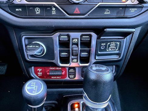 Certified 2024 Jeep Wrangler Unlimited Rubicon image 16