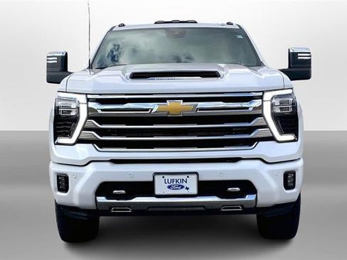Used 2024 Chevrolet Silverado 2500 High Country w/ High Country Premium Package image 2