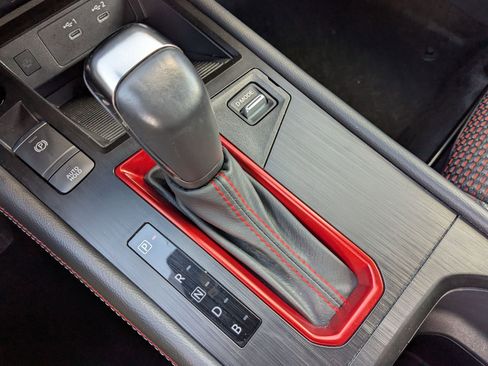 Used 2025 Nissan Kicks SR image 25